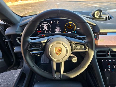 Used 2025 Porsche Taycan image 24