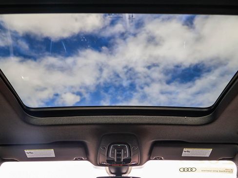 Certified 2025 Audi Q5 2.0T Premium Plus w/ Premium Plus Package AWD/4WD image 18