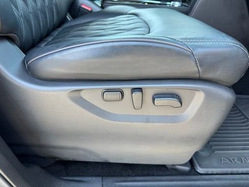Used 2024 Nissan Armada Platinum w/ Captain's Chairs Package AWD/4WD image 18