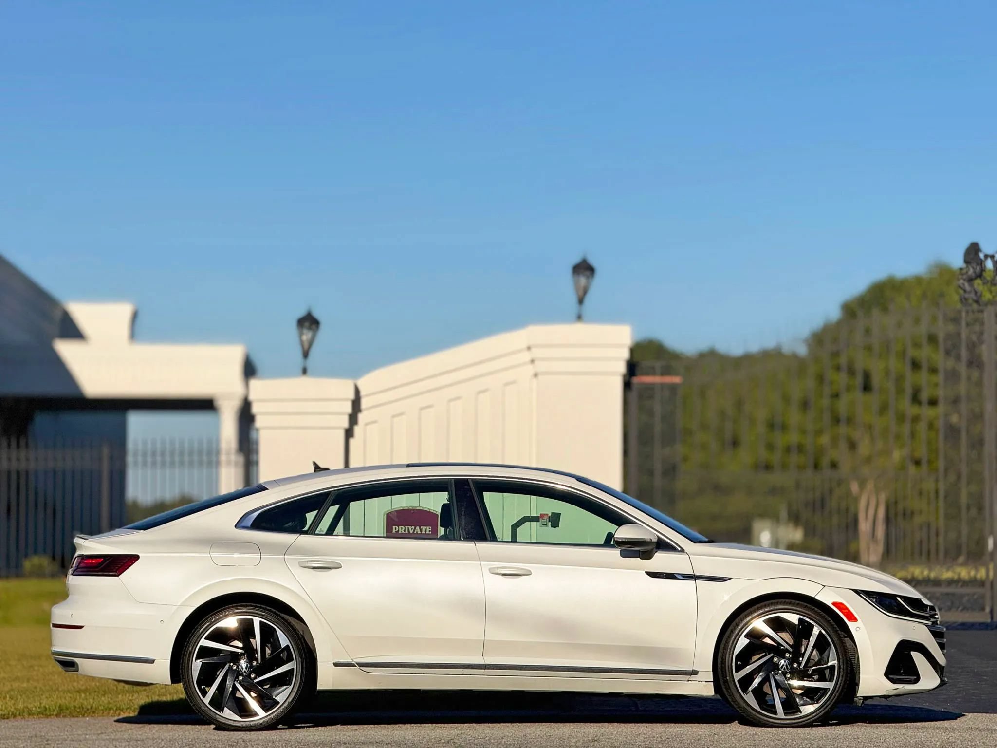 Used 2023 Volkswagen Arteon SEL Premium AWD/4WD image 6