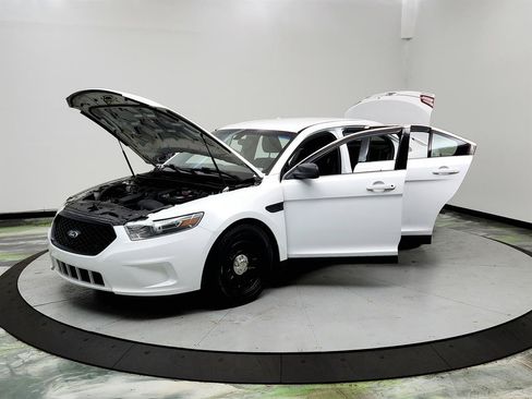 Used 2017 Ford Taurus Police Interceptor AWD image 9