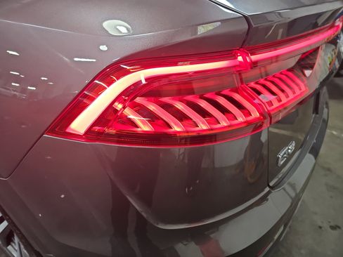 Used 2021 Audi Q8 Prestige image 35