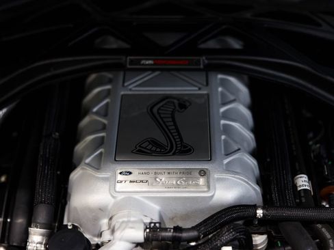 Used 2021 Ford Mustang Shelby GT500 w/ Carbon Fiber Track Pack RWD image 38