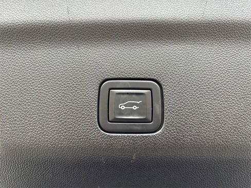 Used 2021 Chevrolet Tahoe Premier image 37