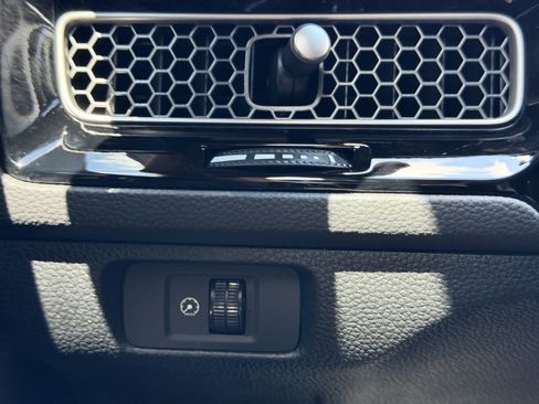 Certified 2025 Honda Civic Sport image 28