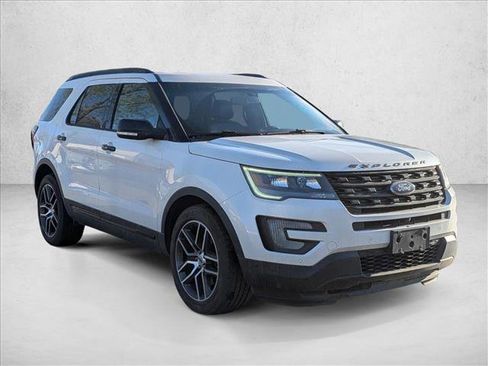 Used 2016 Ford Explorer Sport w/ Equipment Group 401A AWD/4WD image 3