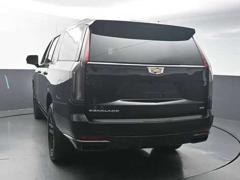 Used 2022 Cadillac Escalade ESV Sport Platinum AWD/4WD image 6