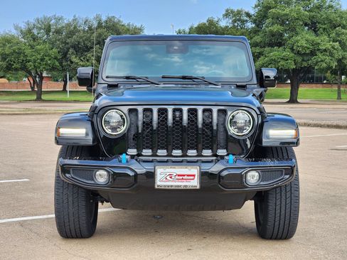 Used 2023 Jeep Wrangler Unlimited Sahara AWD/4WD image 7