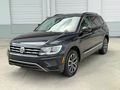 Used 2020 Volkswagen Tiguan SE FWD image 1
