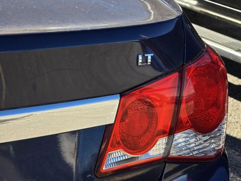 Used 2014 Chevrolet Cruze LT image 10