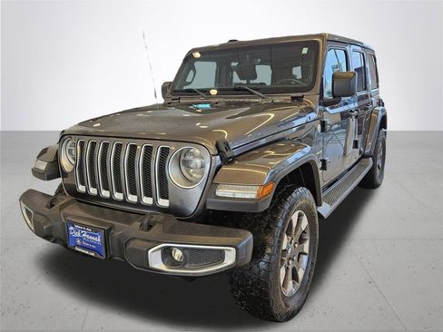 Used 2018 Jeep Wrangler Unlimited Sahara image 2