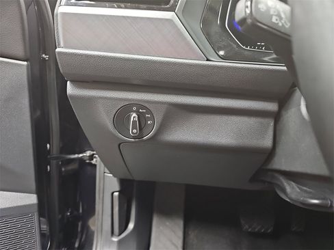 Used 2024 Volkswagen Jetta SE image 24