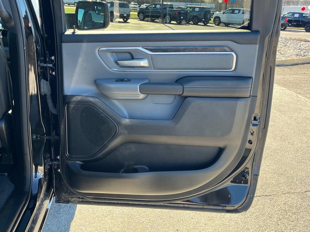 Used 2022 RAM 1500 Big Horn AWD/4WD image 14