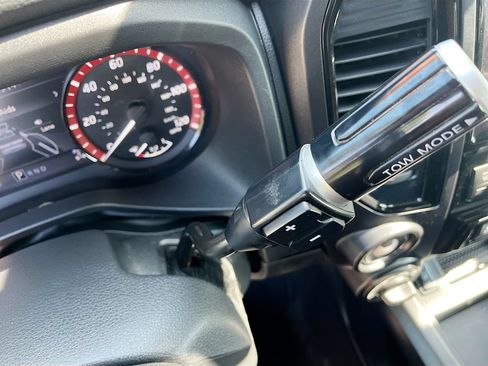 Used 2023 Nissan Titan PRO-4X w/ Pro-4x Convenience Package AWD/4WD image 17