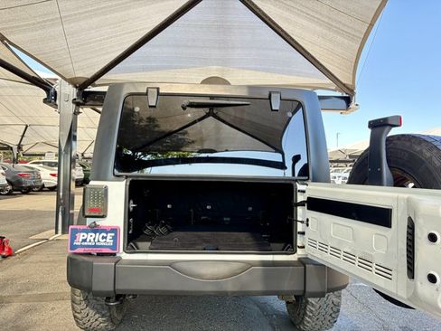 Used 2018 Jeep Wrangler Unlimited Sport S AWD/4WD image 13