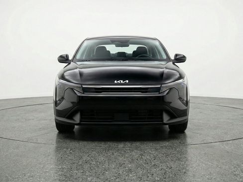 Used 2025 Kia K4 FWD image 2
