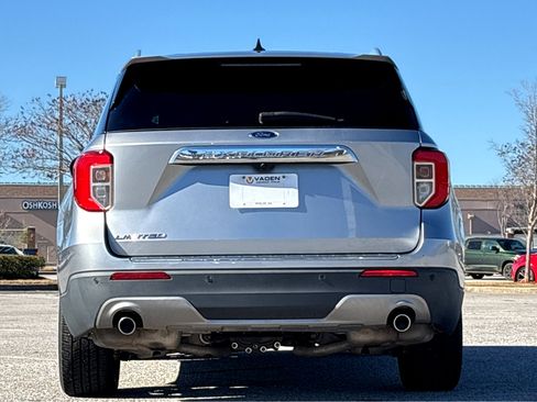 Used 2021 Ford Explorer Limited w/ Equipment Group 301A image 19