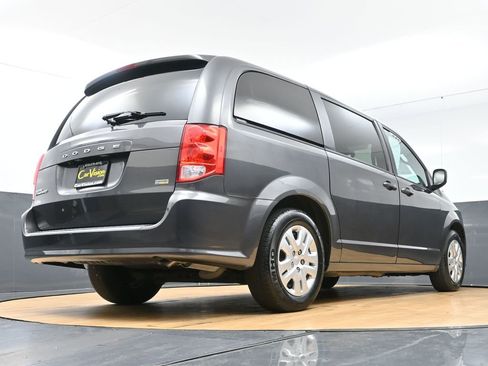 Used 2018 Dodge Grand Caravan SE w/ UConnect Hands-Free Group image 48
