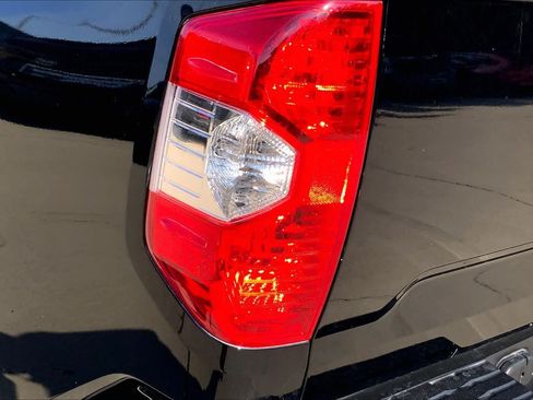 Used 2014 Toyota Tundra SR5 w/ SR5 Upgrade Package AWD/4WD image 28