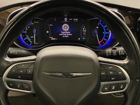 Used 2022 Chrysler Pacifica Limited FWD image 18