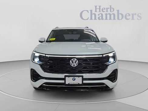 Used 2024 Volkswagen Atlas SEL Premium R-Line AWD/4WD image 2