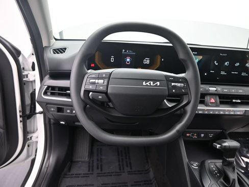 New 2026 Kia K4 FWD image 34
