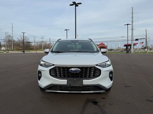 Used 2025 Ford Escape Platinum image 2