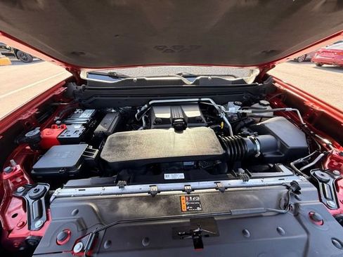 Used 2024 GMC Canyon AT4 w/ Technology Package AWD/4WD image 12