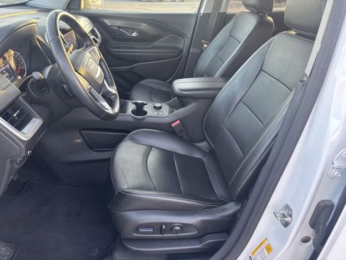 Used 2024 GMC Terrain SLT FWD image 9