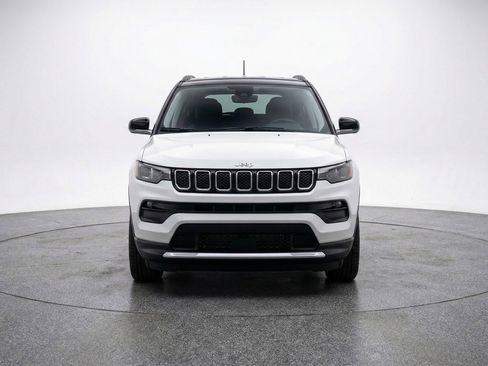 Used 2025 Jeep Compass Limited image 2