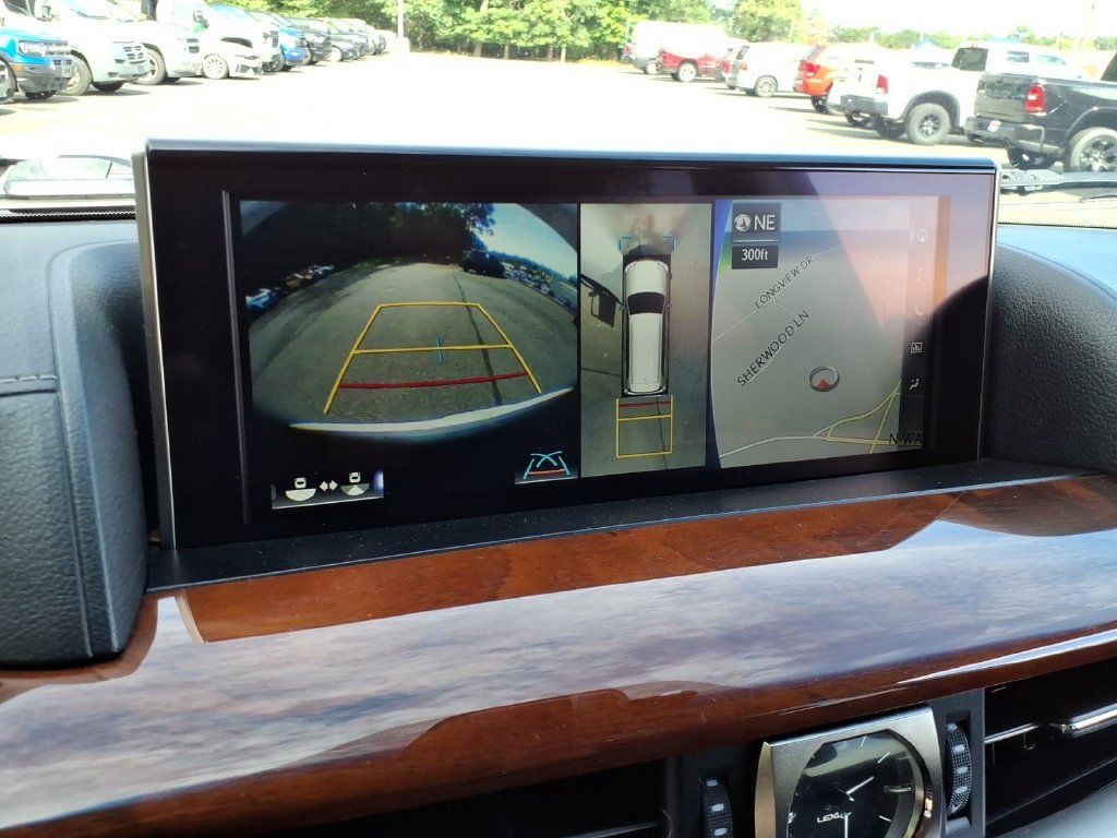 Used 2021 Lexus LX 570 4WD w/ Luxury Package image 27