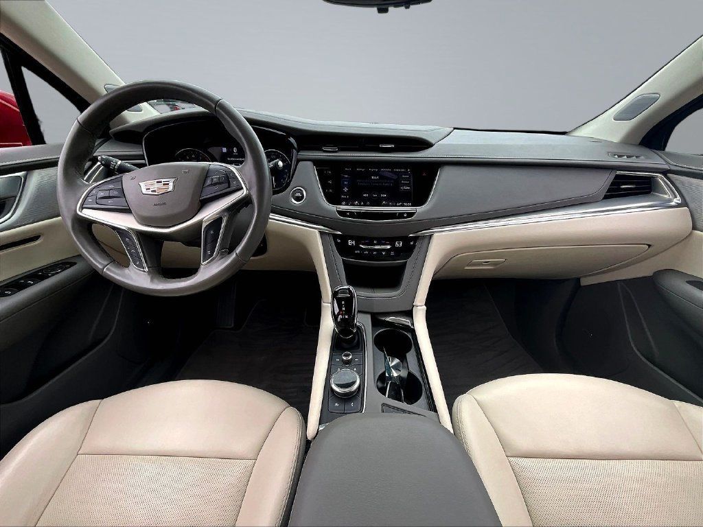 Used 2023 Cadillac XT5 Premium Luxury w/ Technology Package FWD image 9