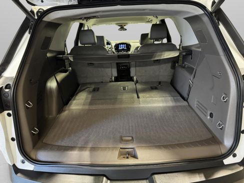 Used 2020 Chevrolet Traverse LT w/ Driver Confidence II Package image 42