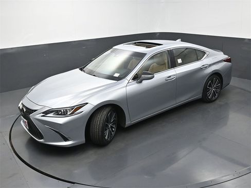 Used 2024 Lexus ES 350 w/ Premium Package image 35