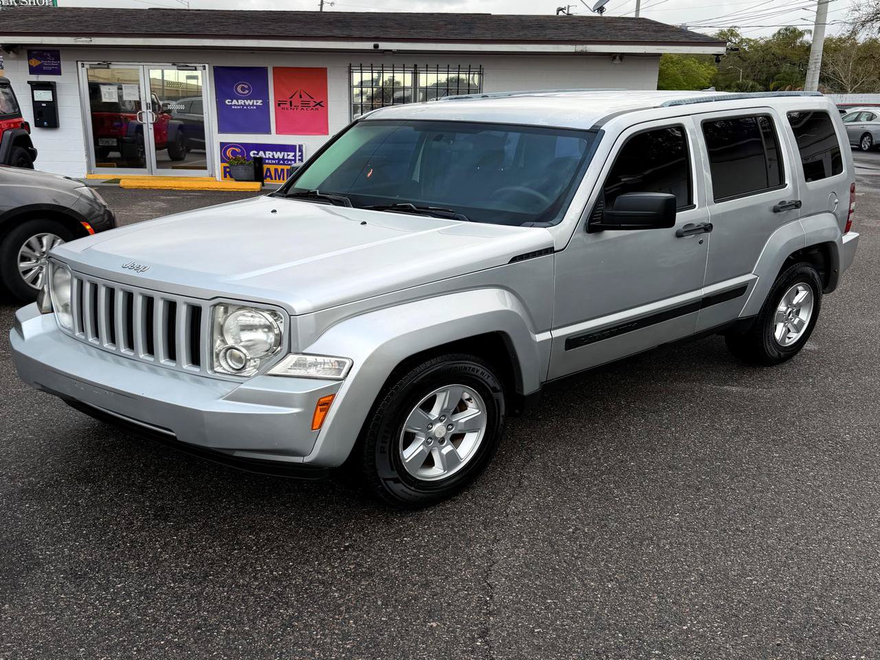Used 2011 Jeep Liberty Sport RWD image 2
