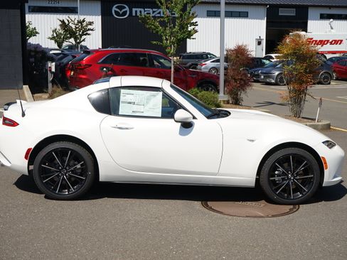 New 2026 MAZDA MX-5 Miata RF Grand Touring w/ Weather Package RWD image 2