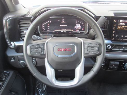 Used 2025 GMC Sierra 1500 SLT image 31