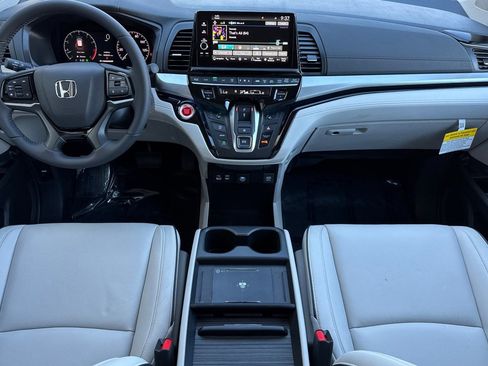New 2026 Honda Odyssey Touring image 15