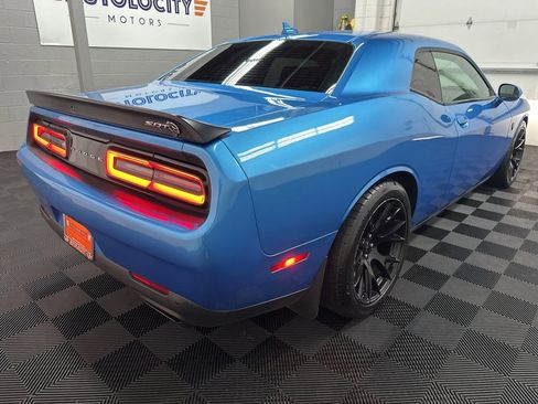 Used 2016 Dodge Challenger SRT Hellcat image 10