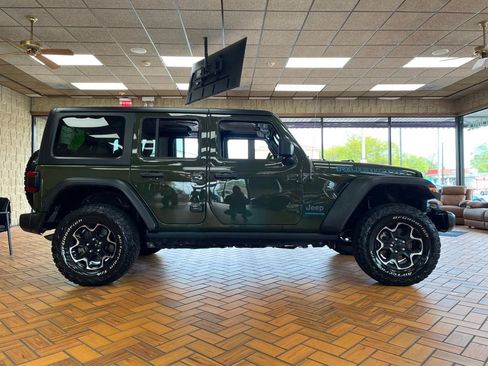 Used 2023 Jeep Wrangler Unlimited Rubicon 4xe w/ Cold Weather Group AWD/4WD image 7