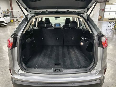 Used 2024 Ford Edge SEL image 25