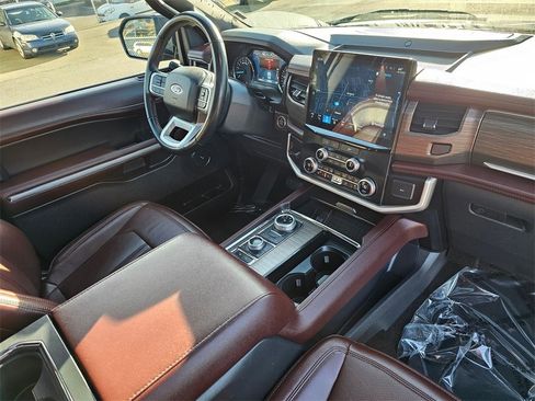 Used 2023 Ford Expedition Max Limited image 34