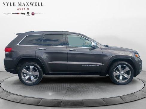 Used 2015 Jeep Grand Cherokee Limited w/ Luxury Group II image 17