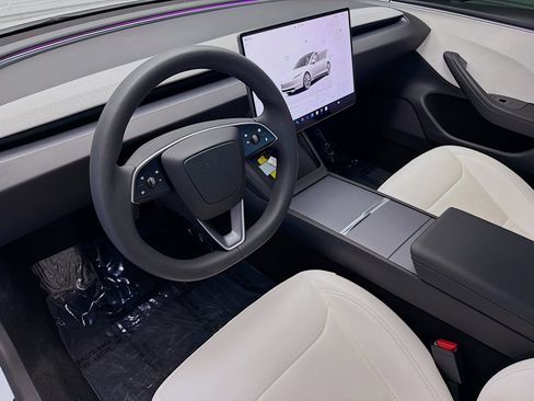Used 2025 Tesla Model 3 image 7
