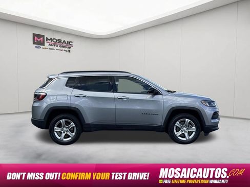 Used 2024 Jeep Compass Latitude AWD/4WD image 8