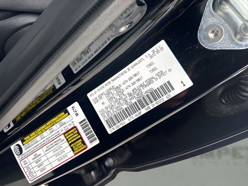 Used 2025 Toyota Tacoma TRD Off-Road image 36