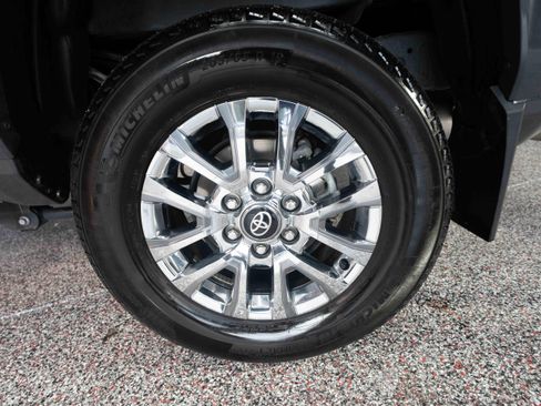 Used 2024 Toyota Tacoma Limited image 28