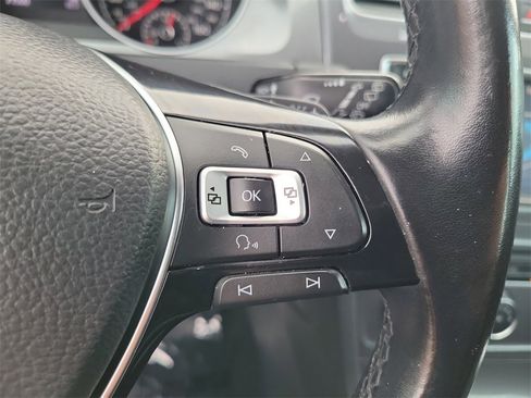 Used 2017 Volkswagen Golf Alltrack SE image 6