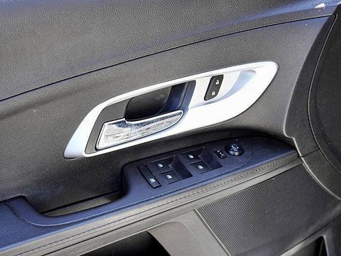 Used 2017 Chevrolet Equinox LT w/ Convenience Package image 24