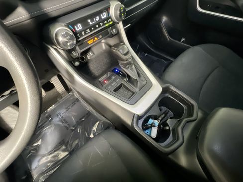 Used 2020 Toyota RAV4 XLE w/ Convenience Package FWD image 25